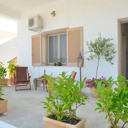 L'olivier Milos Apartment *
