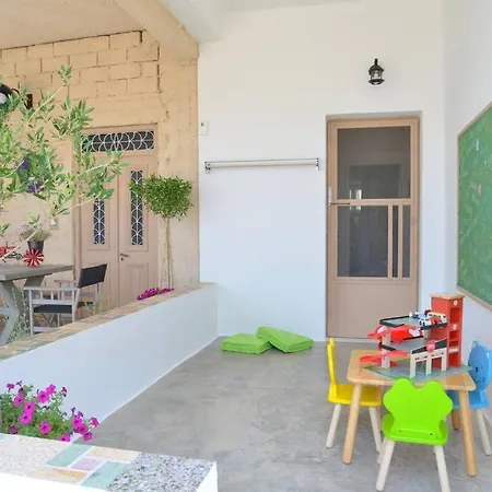 L'olivier Milos Apartment *