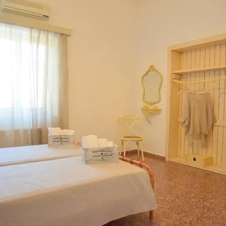 L'olivier Milos Plaka (Milos)